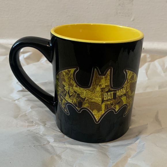 DC Comics Batman Black & Yellow Bat Symbol Logo Coffee Mug Cup - Picture 2 of 5